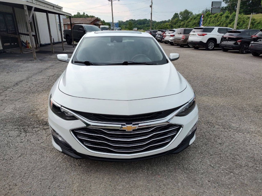 2024 Chevrolet Malibu Image 3