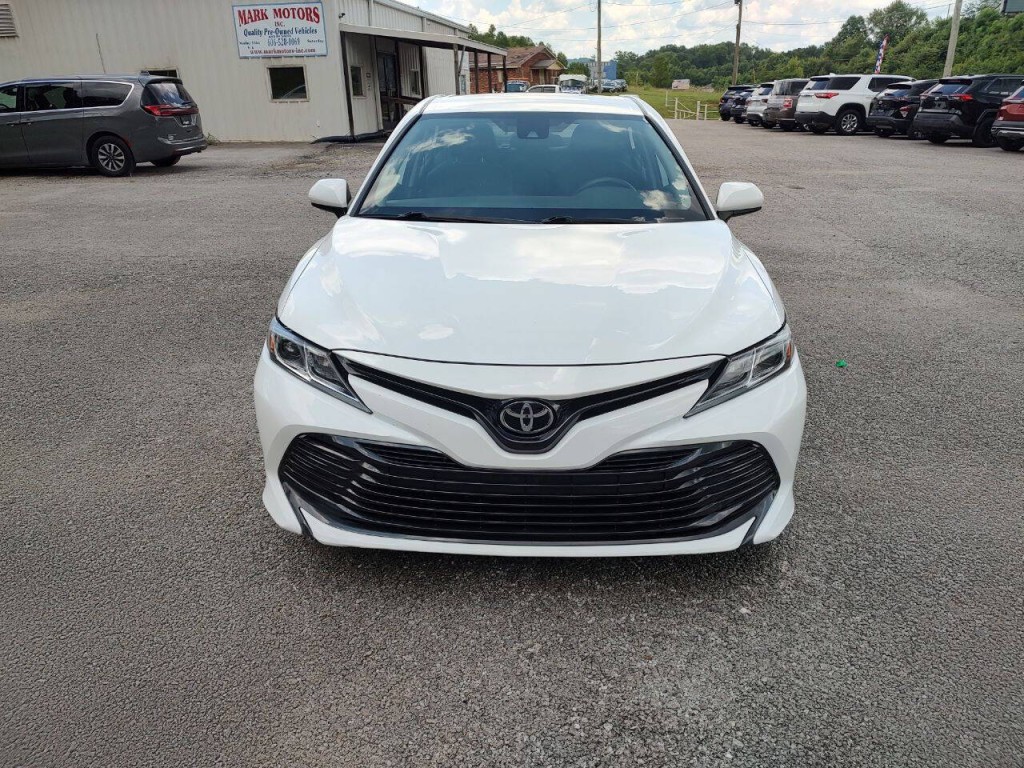 2019 Toyota Camry Image 3