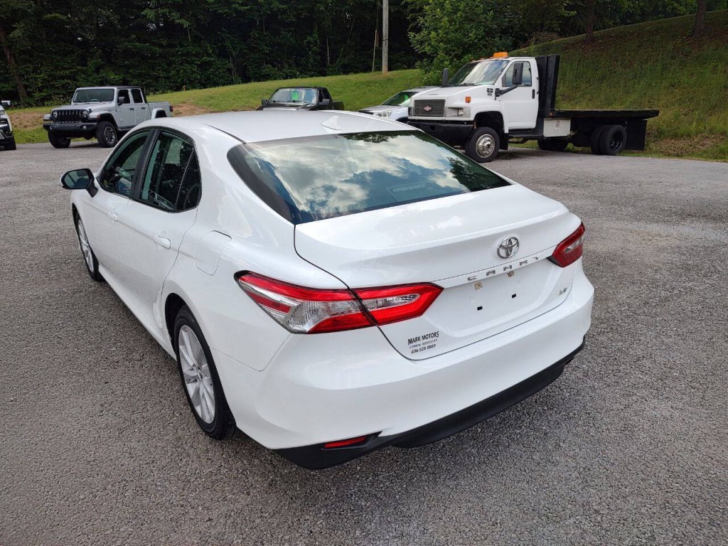 2019 Toyota Camry Image 8