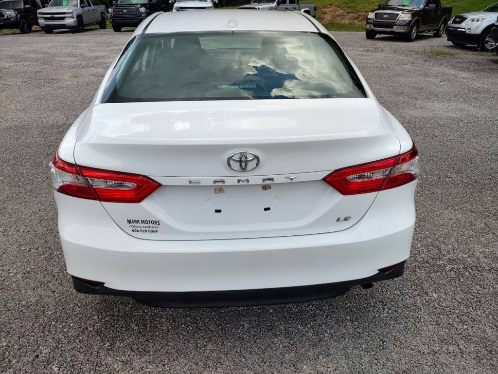 2019 Toyota Camry Image 14