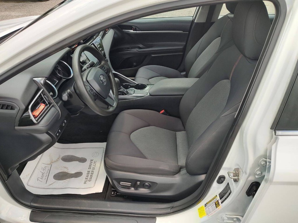 2019 Toyota Camry Image 15
