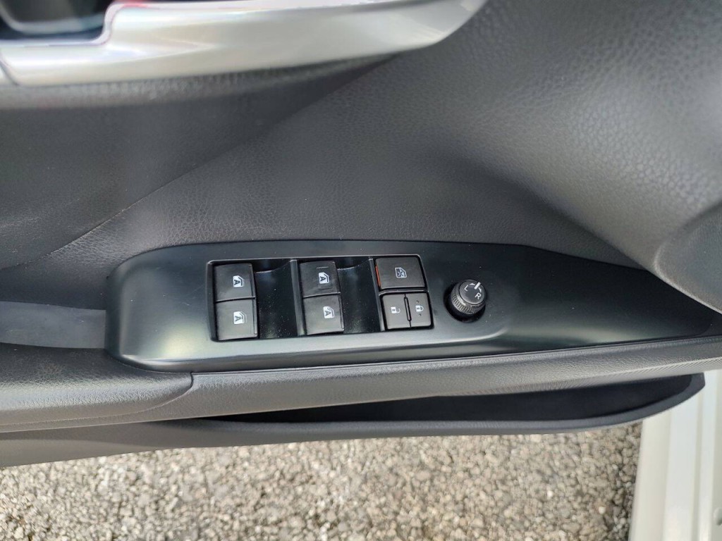 2019 Toyota Camry Image 18