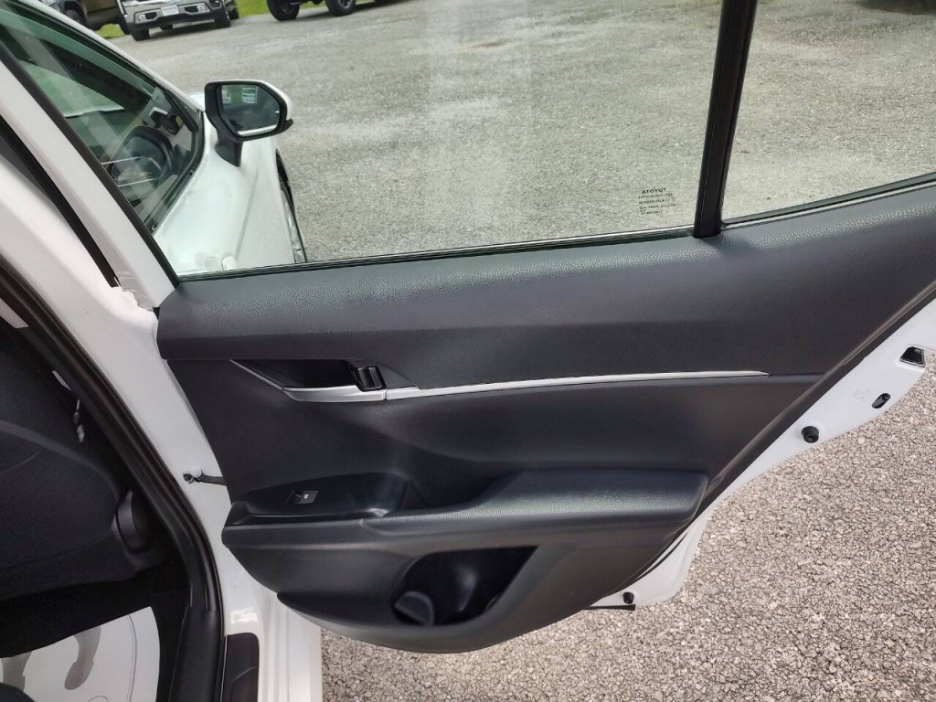 2019 Toyota Camry Image 28