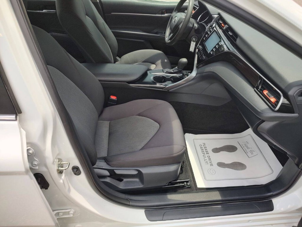 2019 Toyota Camry Image 29