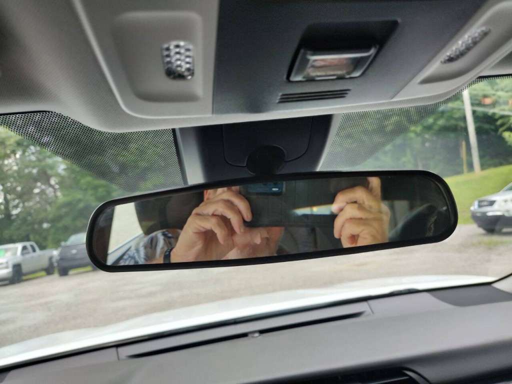 2019 Toyota Camry Image 34