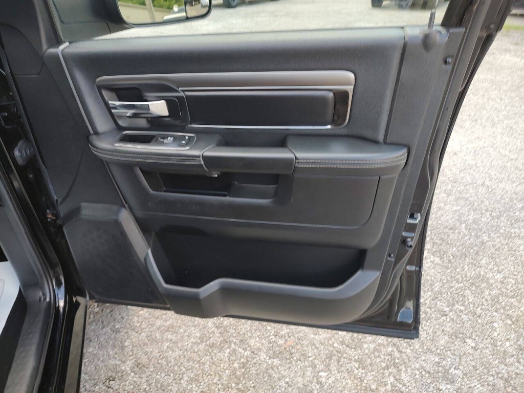 2014 RAM 1500 Image 35