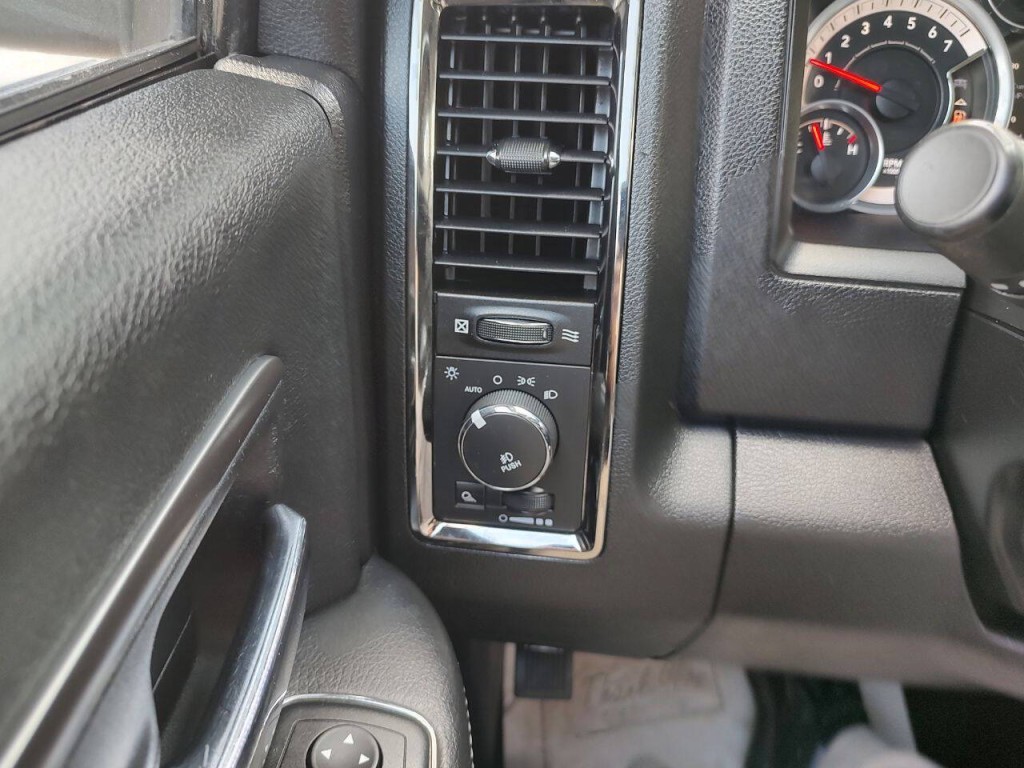 2014 RAM 1500 Image 50