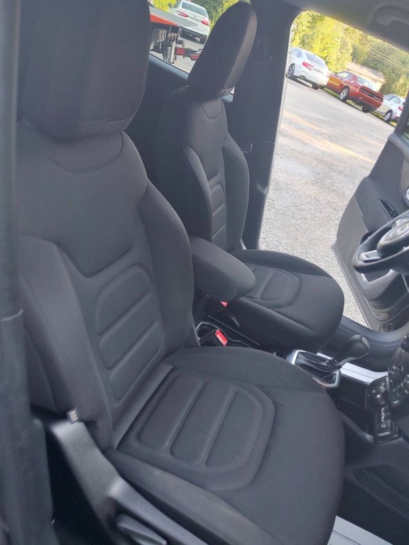 2018 Jeep Renegade Image 35