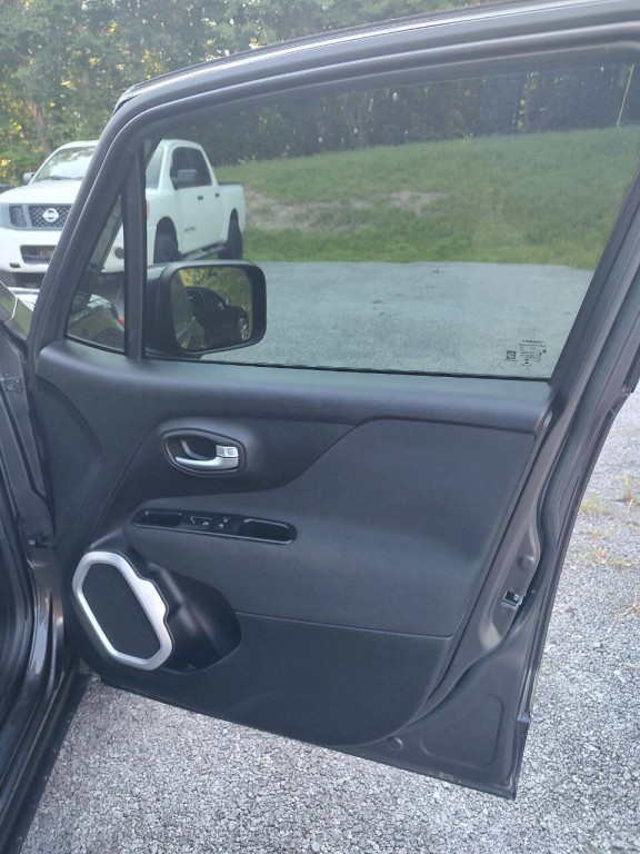 2018 Jeep Renegade Image 36
