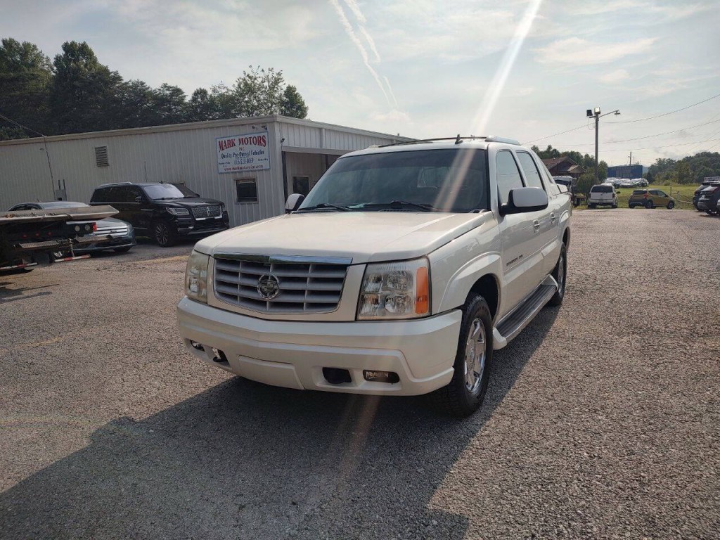 2006 Cadillac Escalade Image 2