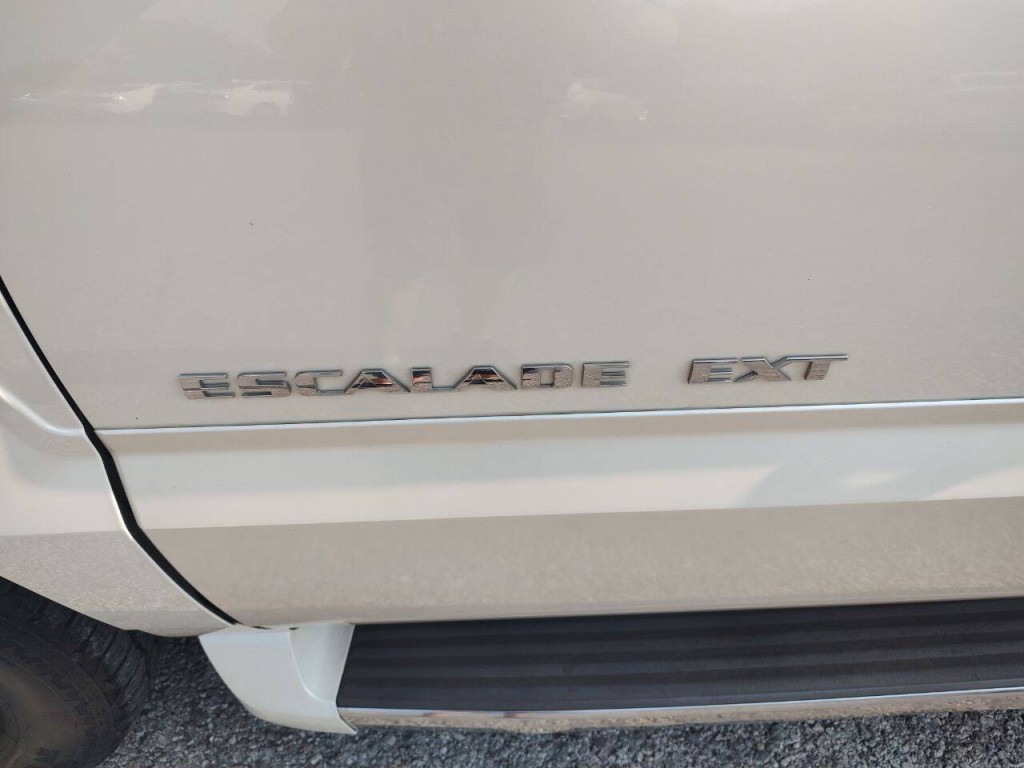 2006 Cadillac Escalade Image 13