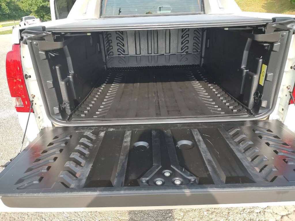 2006 Cadillac Escalade Image 21
