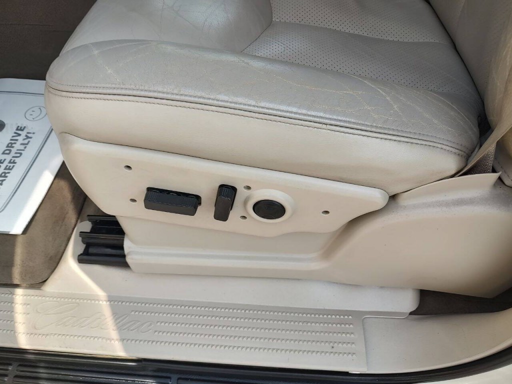 2006 Cadillac Escalade Image 23