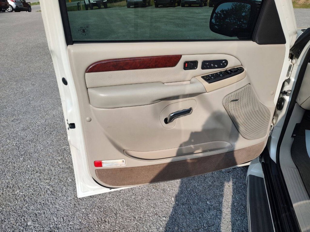 2006 Cadillac Escalade Image 24