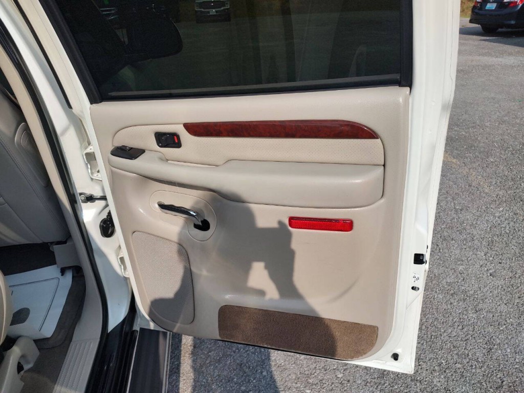 2006 Cadillac Escalade Image 33