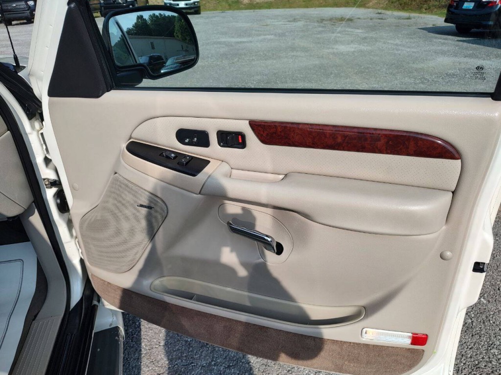 2006 Cadillac Escalade Image 36