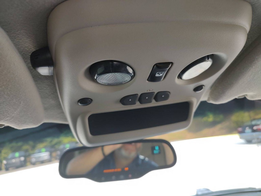 2006 Cadillac Escalade Image 38