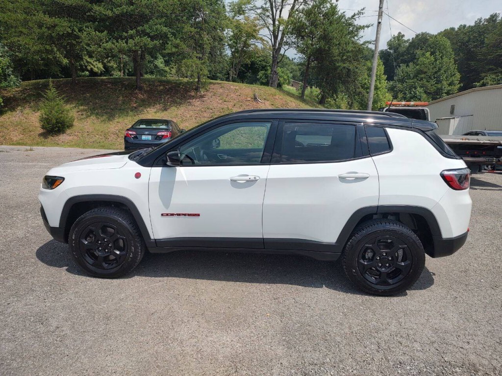 2023 Jeep Compass Image 9
