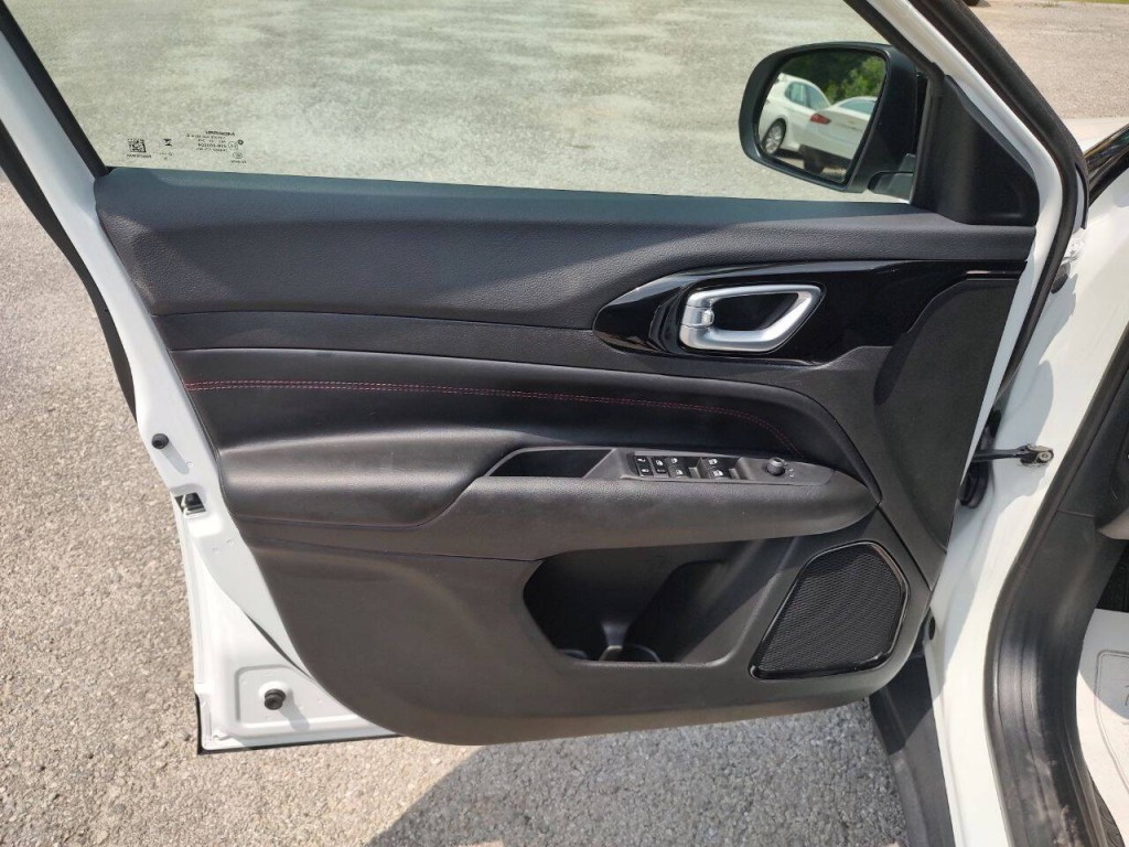 2023 Jeep Compass Image 23