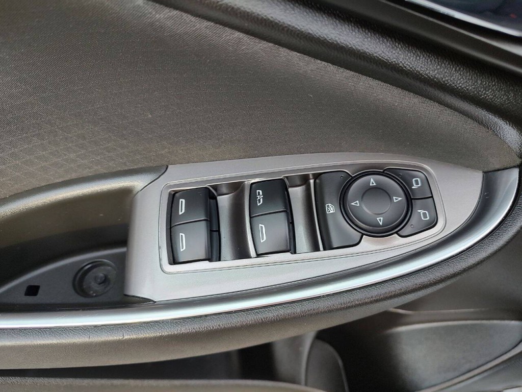 2020 Chevrolet Malibu Image 22
