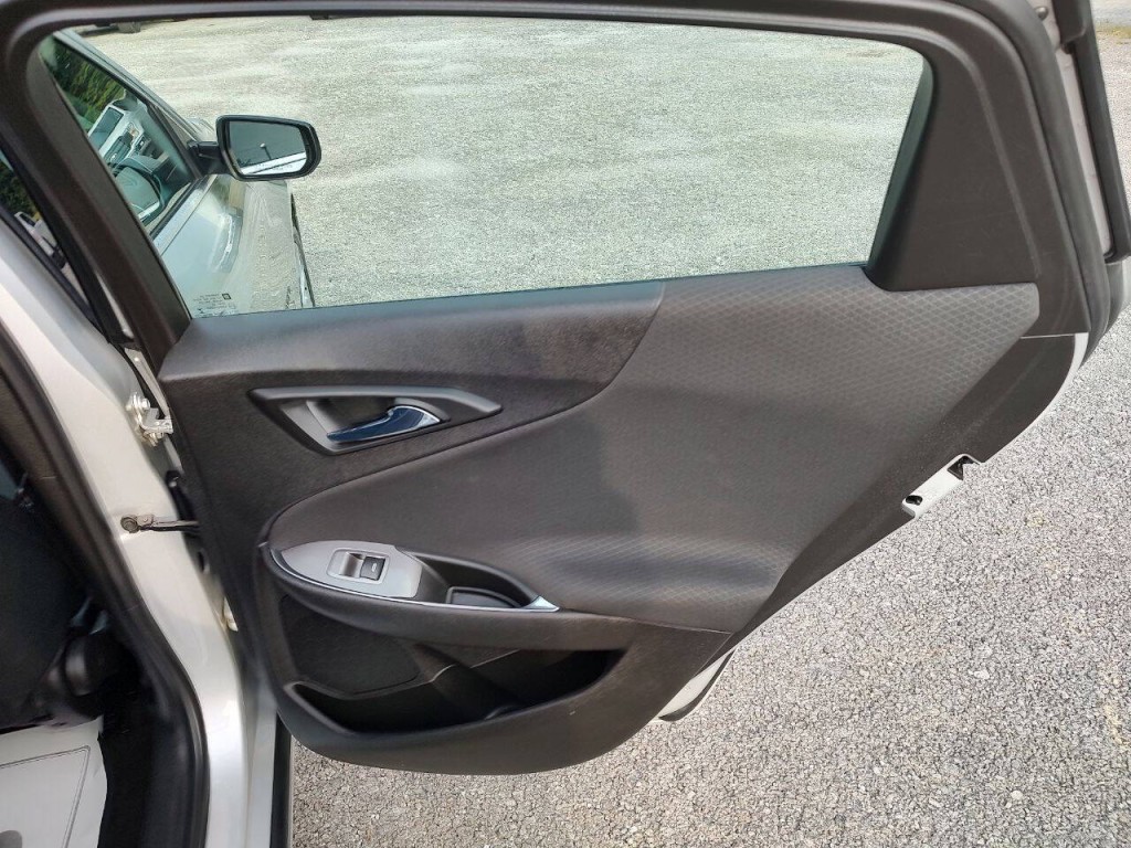 2020 Chevrolet Malibu Image 36