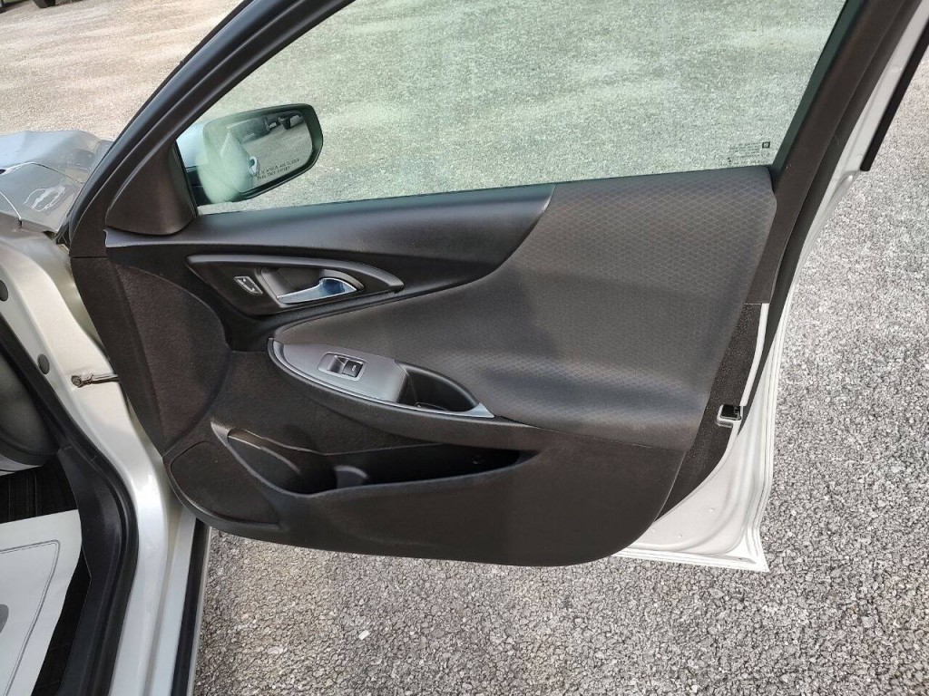 2020 Chevrolet Malibu Image 38