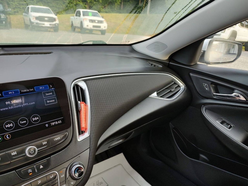 2020 Chevrolet Malibu Image 39