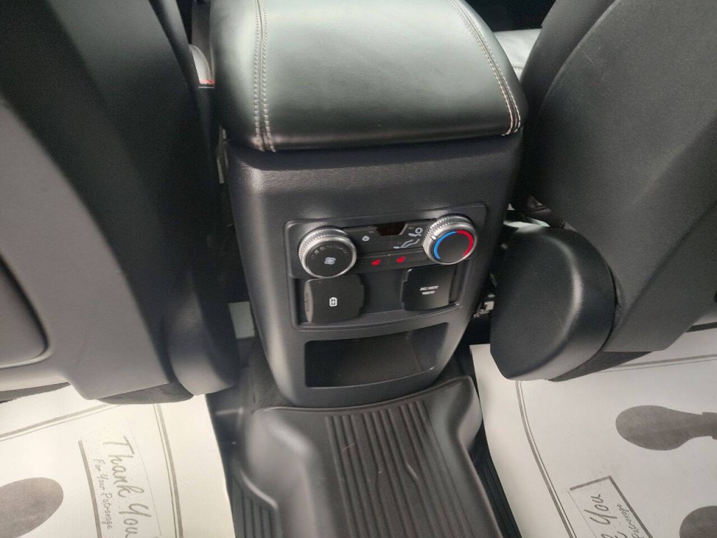 2020 Ford Explorer Image 28