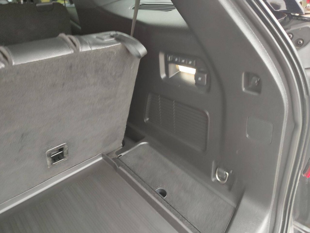 2020 Ford Explorer Image 35