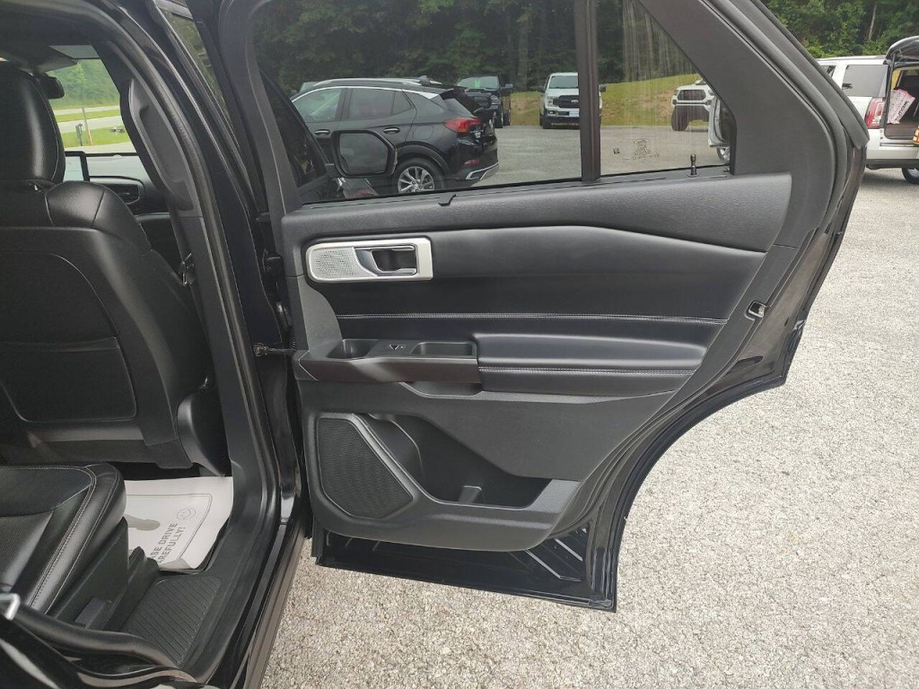 2020 Ford Explorer Image 39