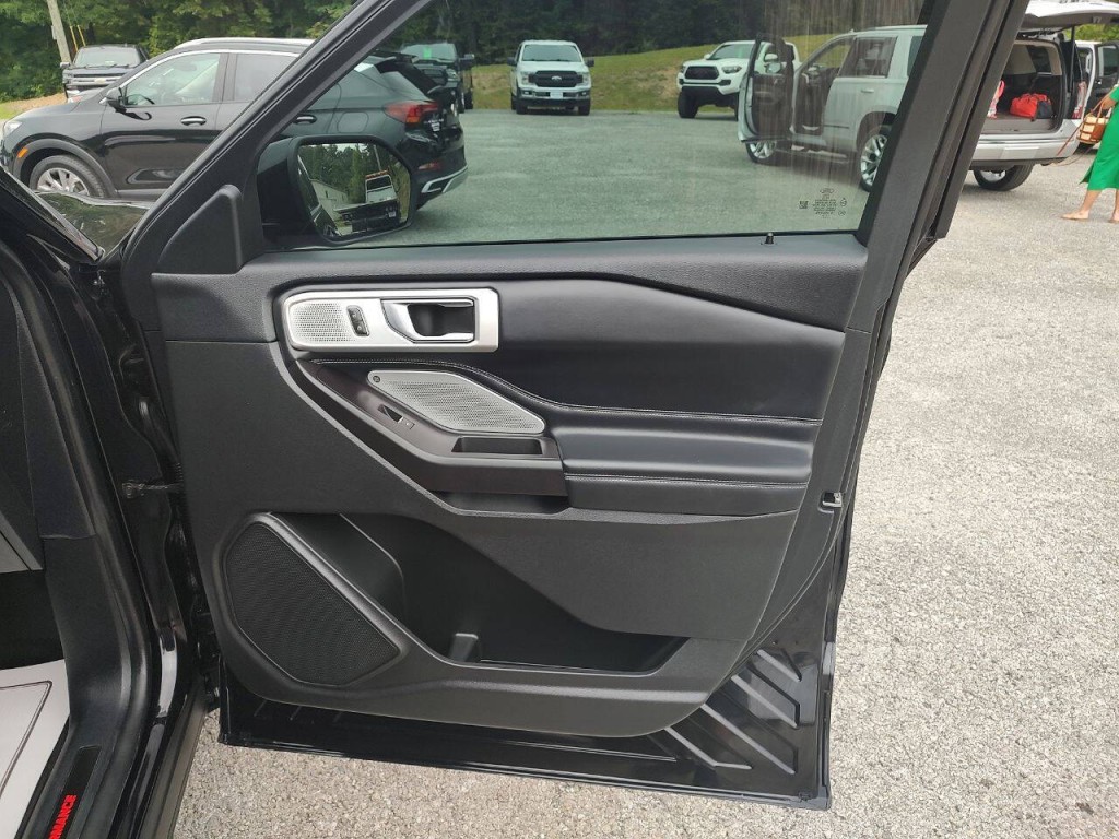 2020 Ford Explorer Image 43