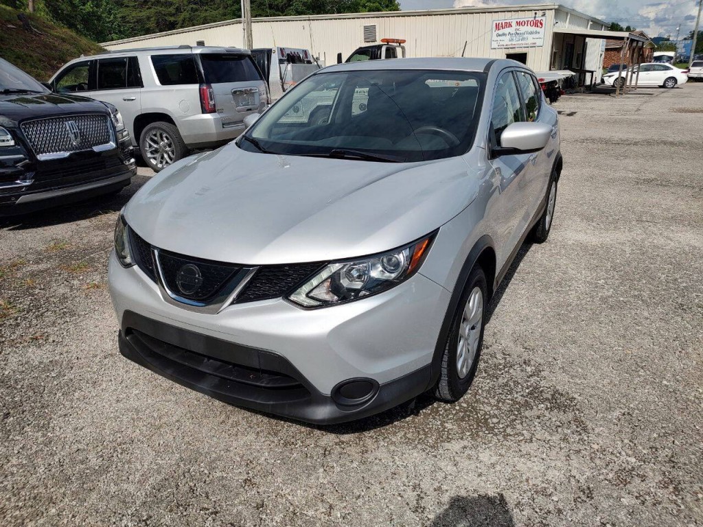 2019 Nissan Rogue Image 2