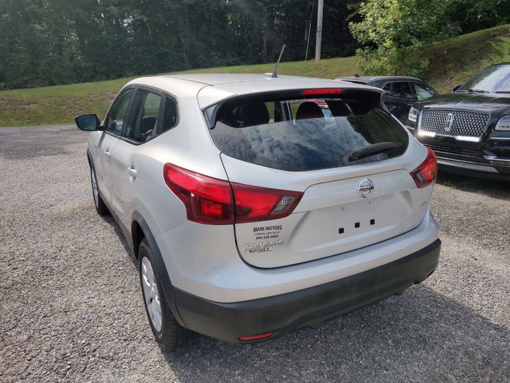 2019 Nissan Rogue Image 8