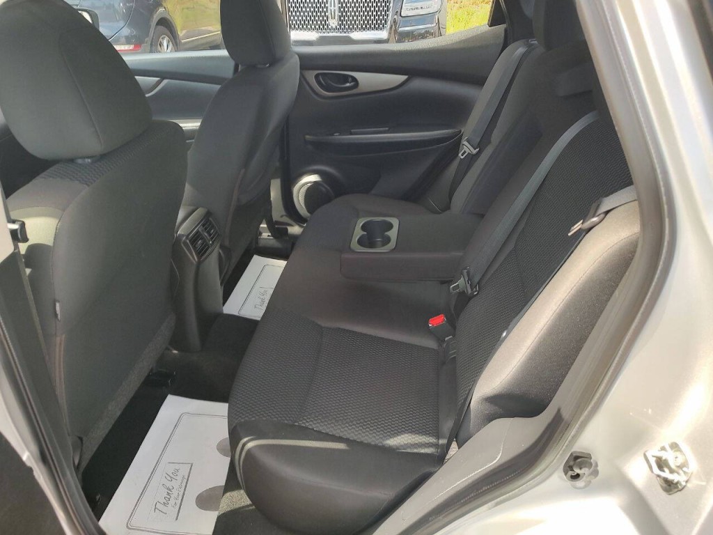 2019 Nissan Rogue Image 18