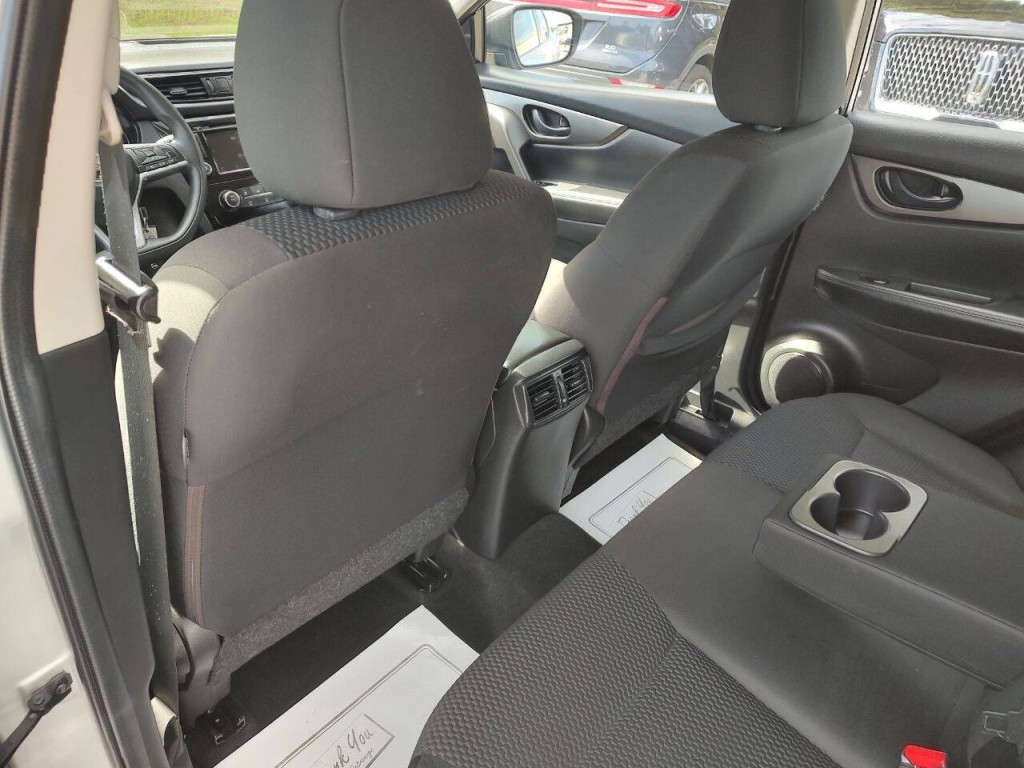2019 Nissan Rogue Image 19