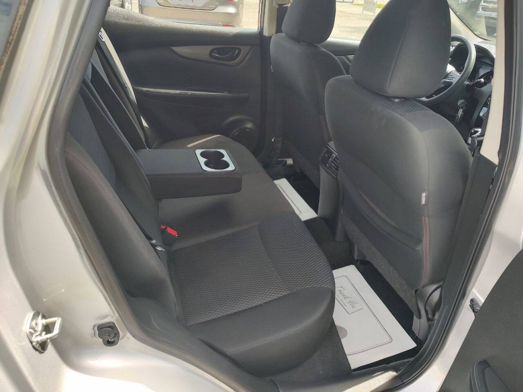 2019 Nissan Rogue Image 25