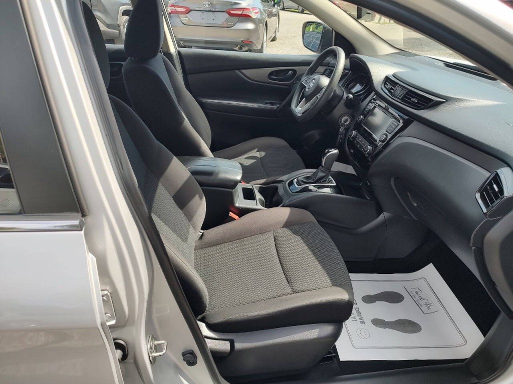 2019 Nissan Rogue Image 28