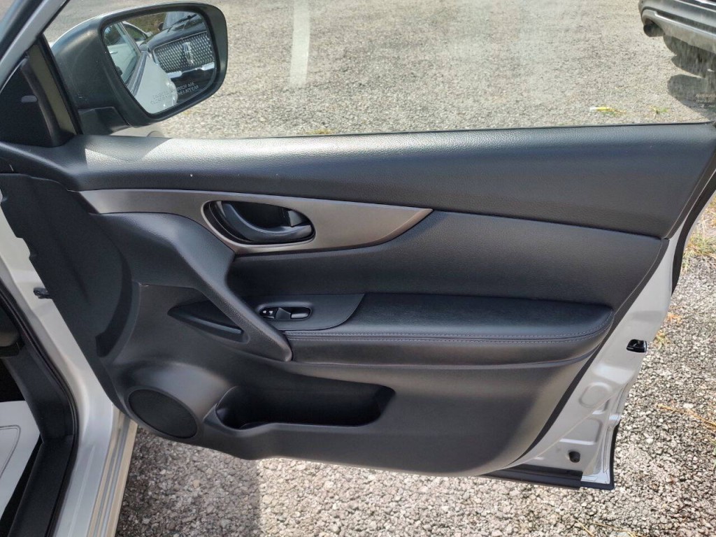 2019 Nissan Rogue Image 29
