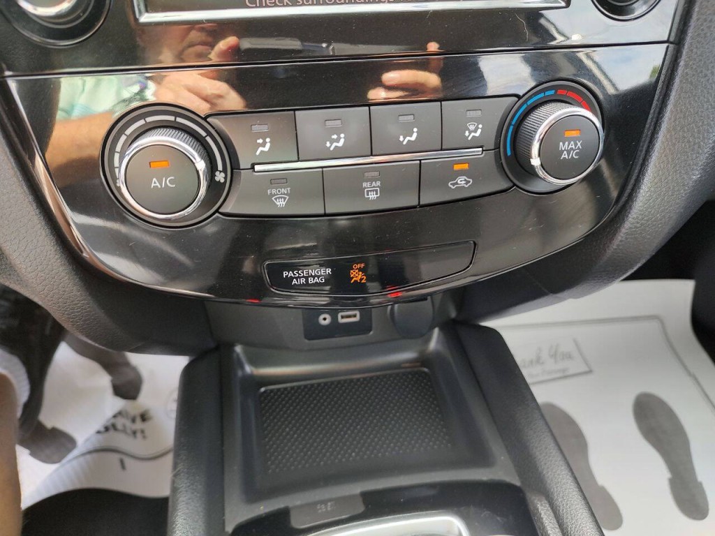 2019 Nissan Rogue Image 34