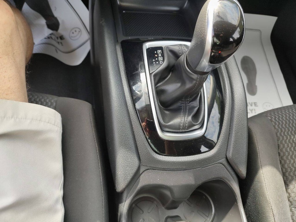 2019 Nissan Rogue Image 36