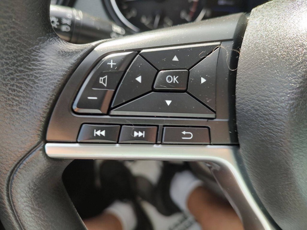 2019 Nissan Rogue Image 39