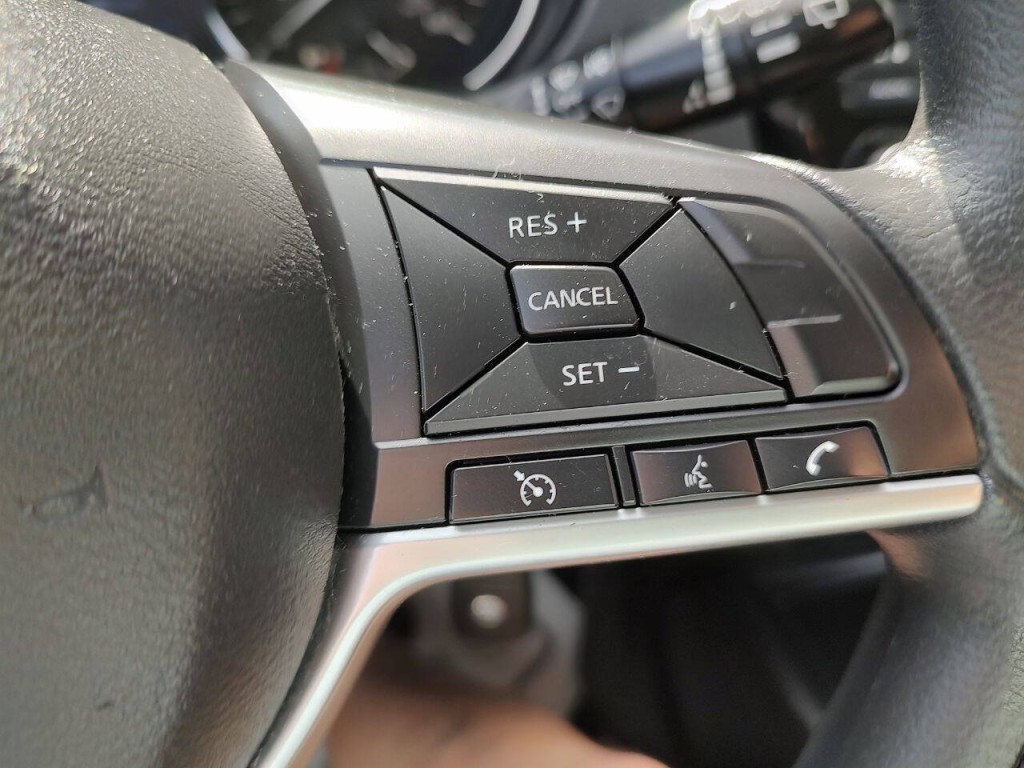 2019 Nissan Rogue Image 40