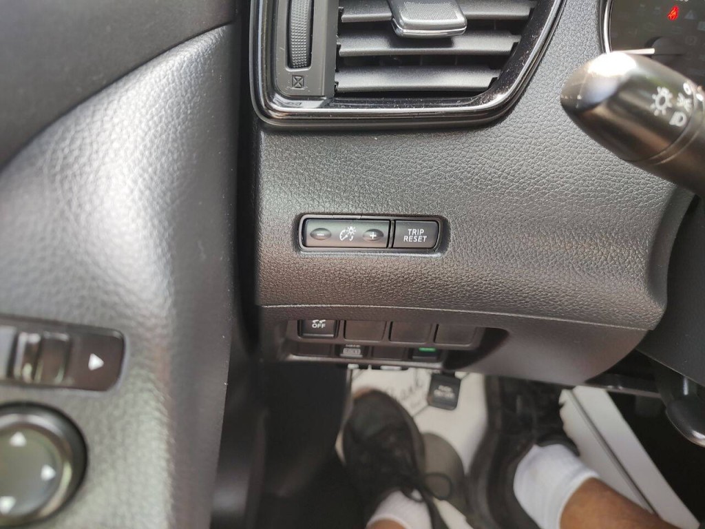 2019 Nissan Rogue Image 42