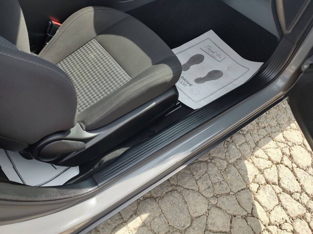 2023 Dodge Challenger Image 24