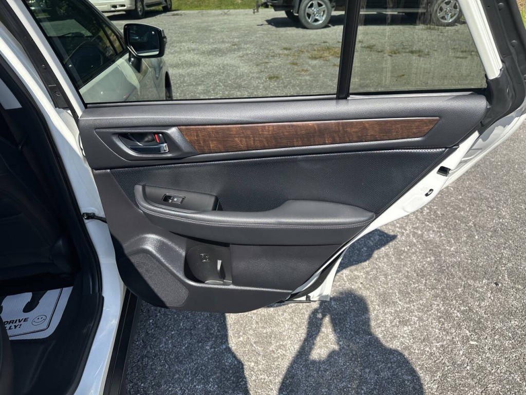 2016 Subaru Outback Image 36