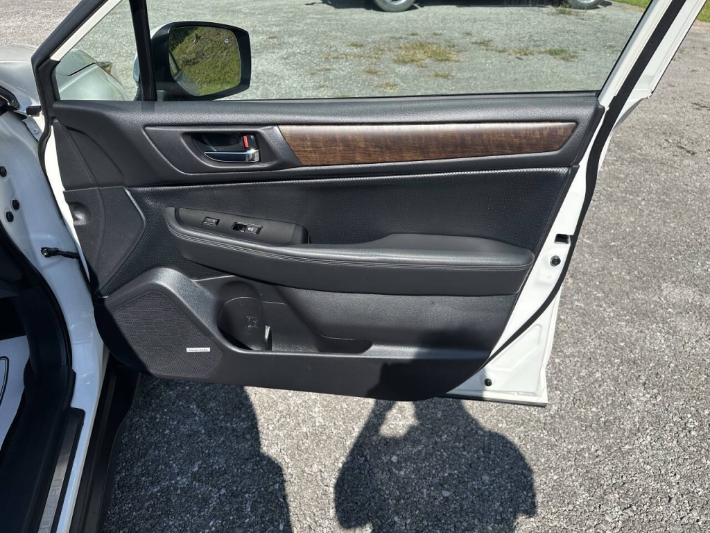 2016 Subaru Outback Image 41