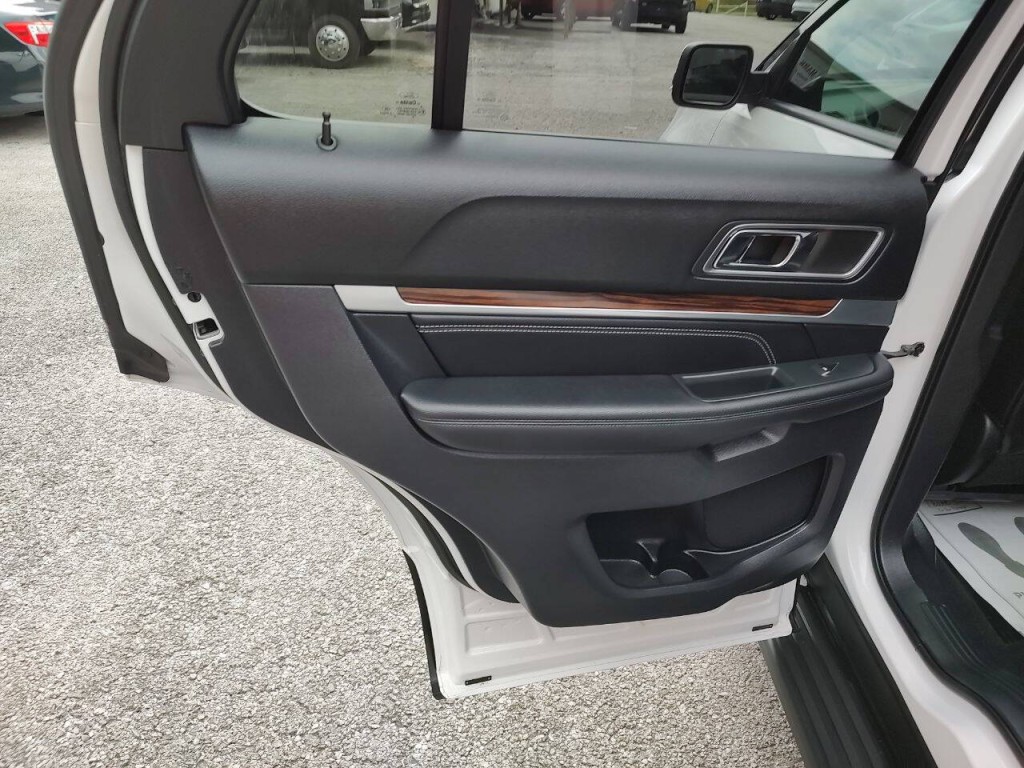 2018 Ford Explorer Image 27
