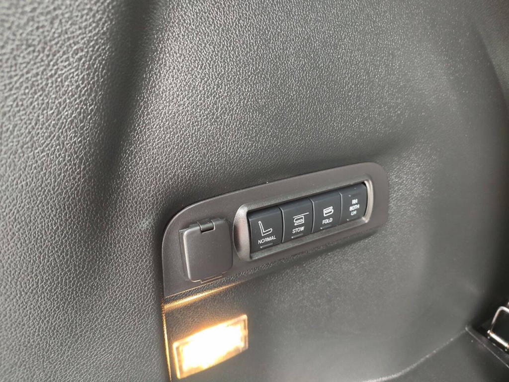 2018 Ford Explorer Image 31