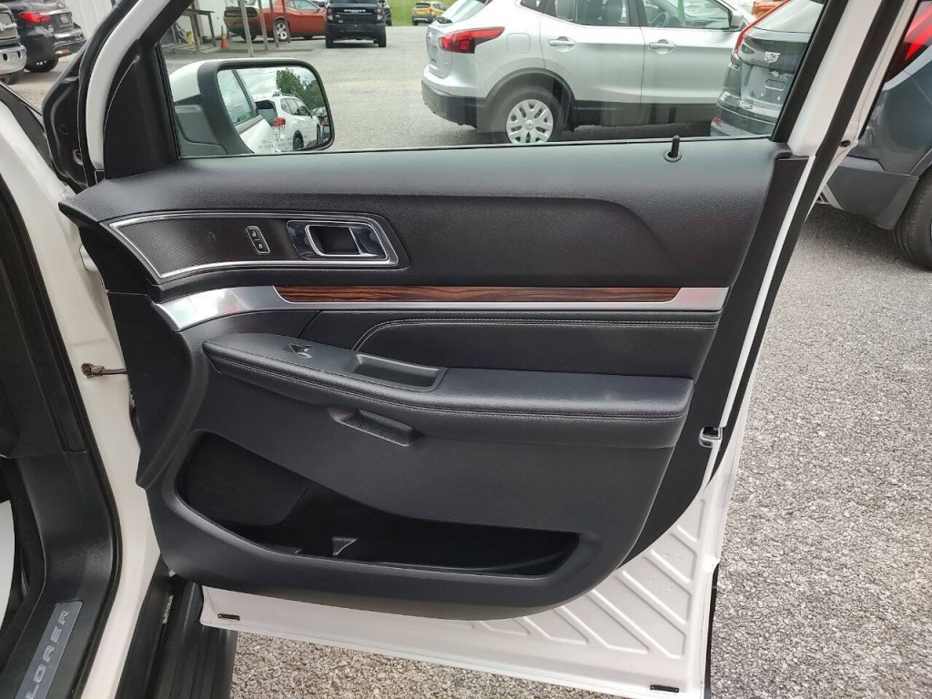 2018 Ford Explorer Image 40