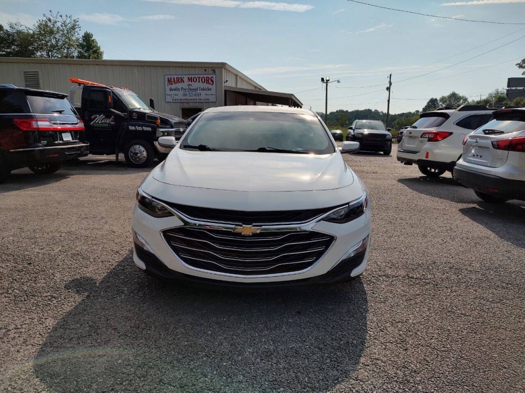 2021 Chevrolet Malibu Image 3